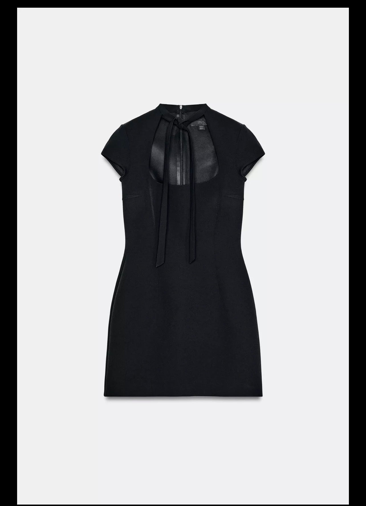 Short dress with bow details